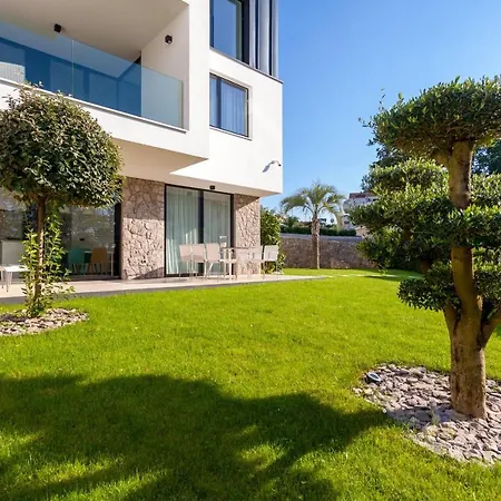 De Luxe Elisa マリンスカ