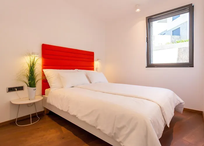 Deluxe Elisa Apartment *